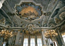 تاریخچه قصر کارزانیچو، قصری به عظمت تاریخ اروپا