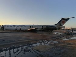 تصاویر خروج هواپیمای مسافربری کاسپین از باند فرودگاه ماهشهر