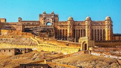قلعه آمبر | تلفیقی از معماری ایرانی و هندی