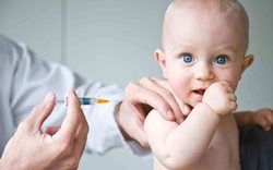 آیا زدن واکسن کودکان در زمان شیوع کرونا برای آن ها خطر دارد؟