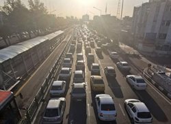 ترافیک عجیب در خیابان آزادی تهران + تصاویر