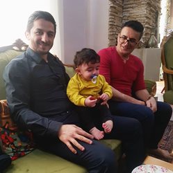 حمید سوریان در کنار محمد بنا و پسرش + عکس