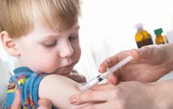 بی توجهی به واکسن کودکان در بحران کرونا خطرناک است