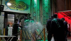رعایت نکات بهداشتی در ورودی مسجد ارگ تهران + عکسها