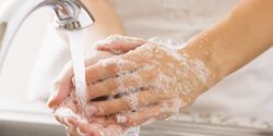 6 بار دستان خود را بشویید تا کرونا نگیرید!
