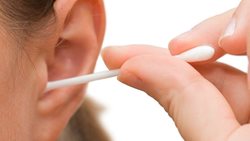 عواملی که به شنوایی تان آسیب می زنند
