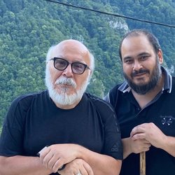 رضا داودنژاد بعد از ماهها کنار پدرش + عکس
