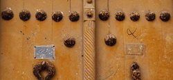 کوبه درب ها در بافت تاریخی بوشهر + عکسها