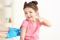 هشدار؛ واکسیناسیون کودکان را در روزهای کرونایی جدی بگیرید