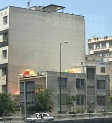 تصویری از پدیده تلخ پشت بام خوابی در تهران!