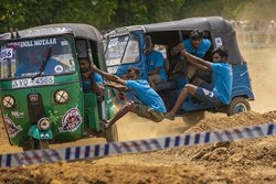 مسابقات سه چرخه سواری سریلانکا + عکسها