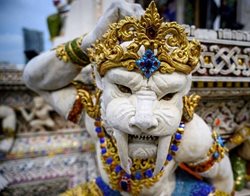 تصاویری از معبد وات یاریوات در بانکوک