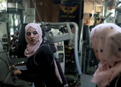 نخستین مربی زن رشته بدنسازی در غزه + عکسها