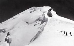 اسکی روی بلندترین کوه اروپا + عکس