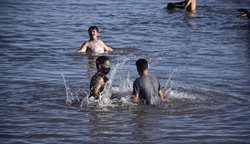جولان کرونا در ساحل دریاچه ارومیه + تصاویر