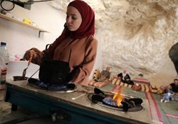 زندگی خانواده فلسطینی در غار + تصاویر