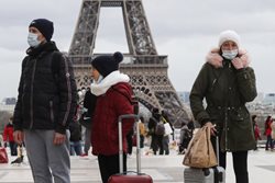 قانونی جدید که سبب سردرگمی گردشگران پاریس شده است