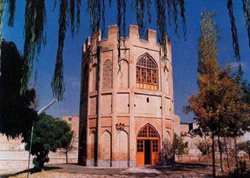برج خلعت پوشان تبریز؛ بنایی شگفت انگیز در آذربایجان شرقی