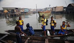 مدرسه شناور ماکوکو در نیجریه + عکسها