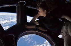 تماشای زمین از ایستگاه فضایی بین المللی + عکس