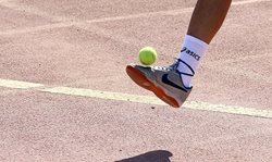 ثبت رکورد روپایی با توپ تنیس در همدان + عکسها