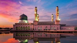 مسجد کوتاکینابالو؛ شاهکار معماری اسلامی مالزی + تصاویر