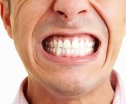 دندان قروچه چه بلایی سر دندان های شما می آورد؟