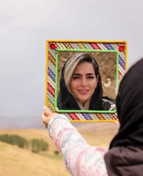 لبخند سمانه پاکدل در آینه + عکس