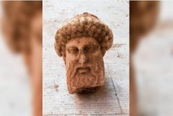 سر مجسمه باستانی هرمس در یونان کشف شد
