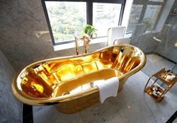 اولین هتل طلایی جهان در ویتنام + عکسها