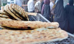 توصیه های وزارت بهداشت درباره حضور در نانوایی و خرید نان در شرایط کرونا