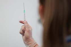 آنتی بادی واکسن  کرونا به تدریج کاهش می یابد