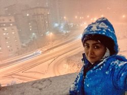 شب  گردی مریم معصومی در برف زمستانی + عکس