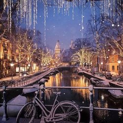 شب برفی زیبا در آمستردام + عکس