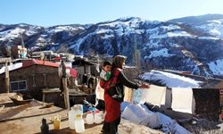 چادرنشینی زلزله زدگان رامیان در برف زمستان + عکسها