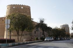 پروانه هتل آسمان شیراز باید مورد بازنگری قرار گیرد