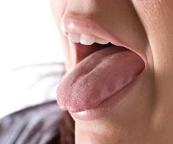 خال این رنگی داخل دهان یعنی سرطان زبان!