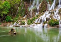 آبشار بیشه استان لرستان؛ طبیعتی دلنشین بر فراز کوه هایی زیبا