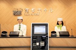 هتل هن نا ژاپن؛ هتلی که کارمندانش ربات هستند