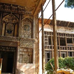 خانه تاریخی سرهنگ بخردی این روزها در حال مرمت است