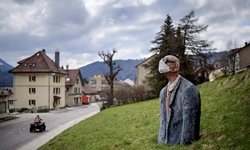 مجسمه ای به منظور آگاهی رسانی برای استفاده از ماسک در سوئیس + عکس