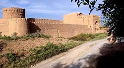 قلعه مهرپادین در مهریز؛ بنایی دیدنی با افسانه ای کهن