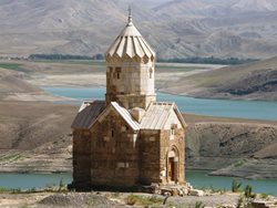 نمایشگاه عکس های کلیساهای ارامنه در ایران افتتاح می شود