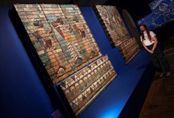 نمایش تاریخچه فرهنگ و هنر ایران در موزه ویکتوریا و آلبرت