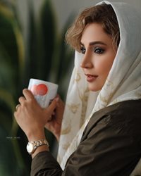 ژست شبنم قلی خانی در برابر دوربین عکاس + عکس