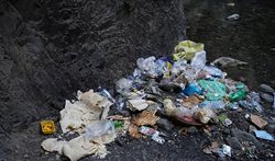 زباله های رها شده در رودخانه دارآباد + عکسها