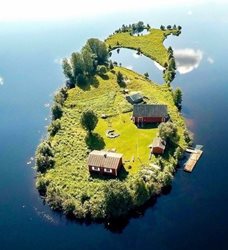 جزیره ای کوچک در شهر رووانیمی فنلاند + عکس