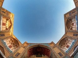 معماری سردر بازار قیصریه اصفهان + عکس