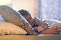 نگاهی به هذیان گویی ناخودآگاه کودکان خردسال در خواب