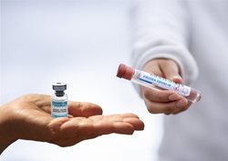 آیا باید فرد واکسینه شده در مواجهه با بیمار مبتلا به کووید قرنطینه شود؟
